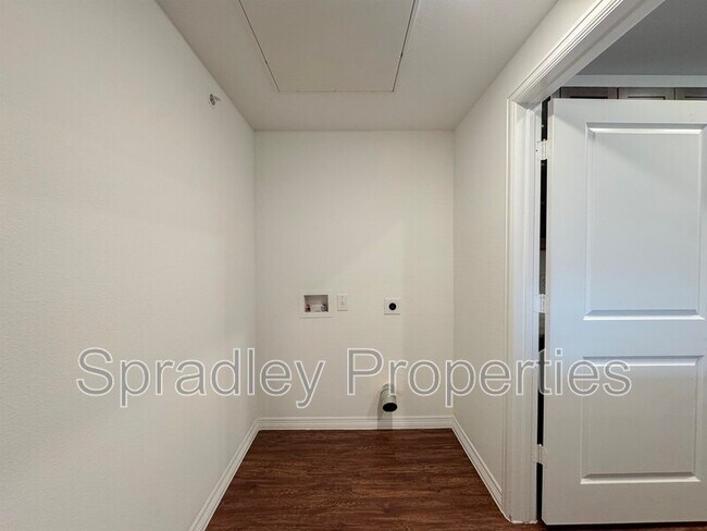 1124 W Ave O Belton, TX 76513 photo 5