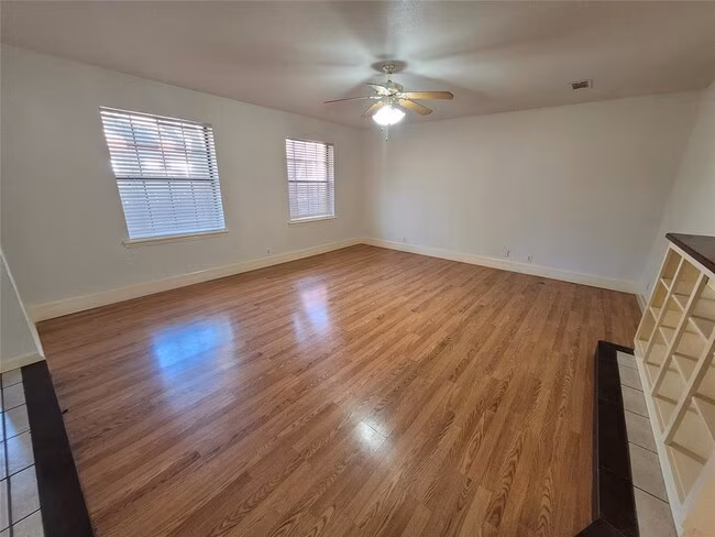 306 East Anderson Avenue, Round Rock, TX 78664 photo 4