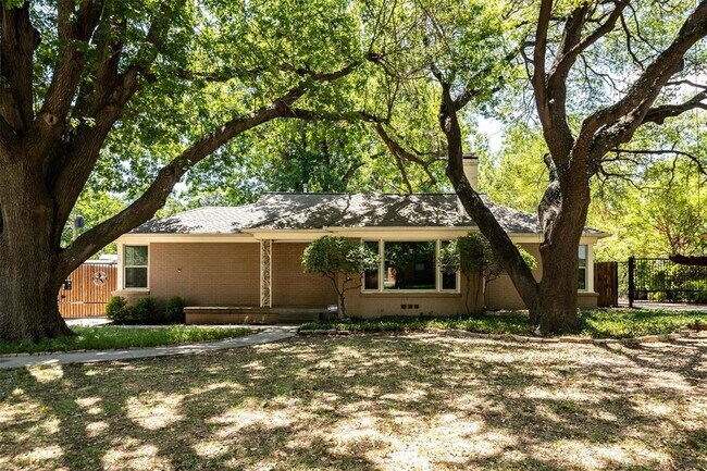 3605 Park Ridge Blvd Fort Worth, TX 76109 photo 2