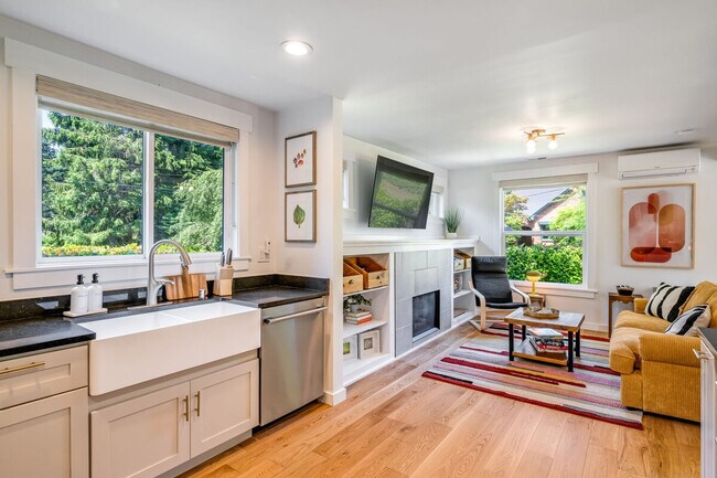 2655 NW 86th St Seattle, WA 98117 photo 5