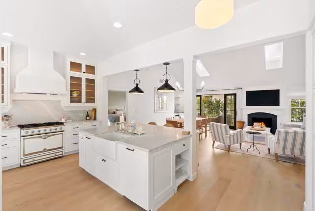210 Estrella St Solana Beach, CA 92075 photo 3