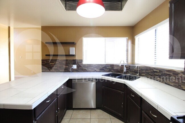 1093 N Willow St Chandler, AZ 85226 photo 4