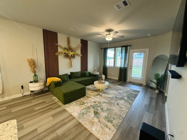 5608 Madden Lane, Houston, TX 77048 photo 2