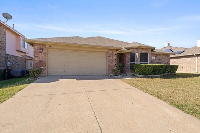 6718 Meadowcrest Drive, Arlington, TX 76002 photo 2