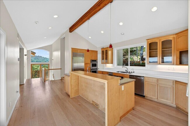 125 Wood Rd Los Gatos, CA 95030 photo 3