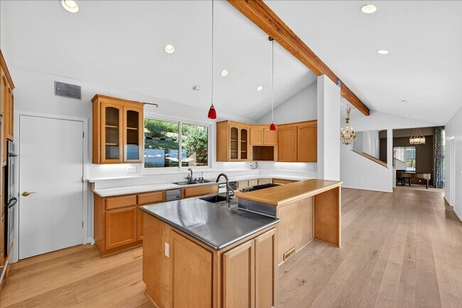 125 Wood Rd Los Gatos, CA 95030 photo 2