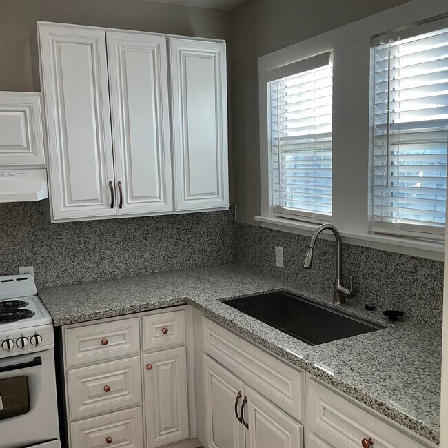 618 W 7th St Antioch, CA 94509 photo 2
