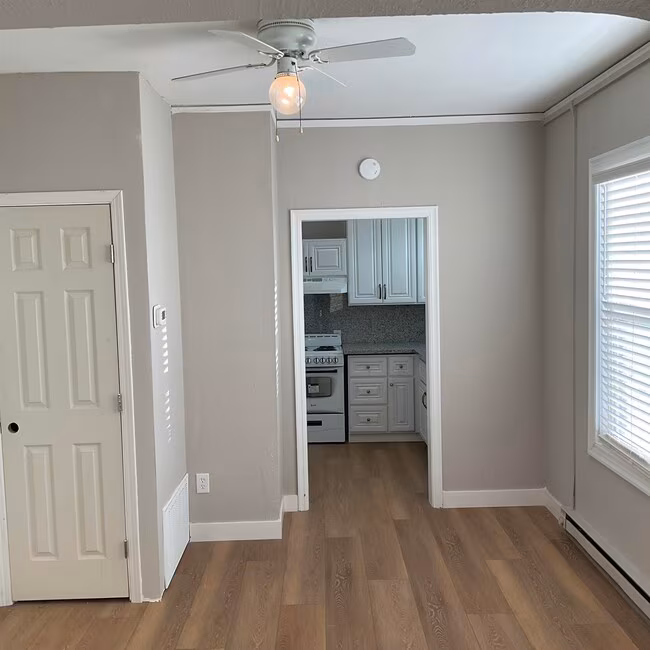 618 W 7th St Antioch, CA 94509 photo 4