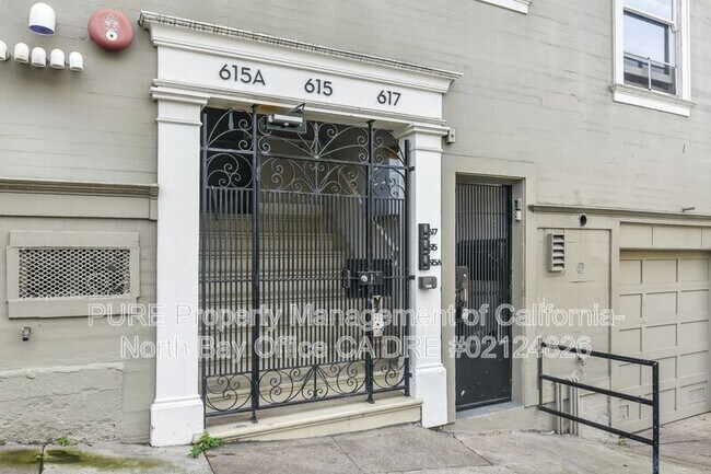 615-617 Greenwich St San Francisco, CA 94133 photo 2