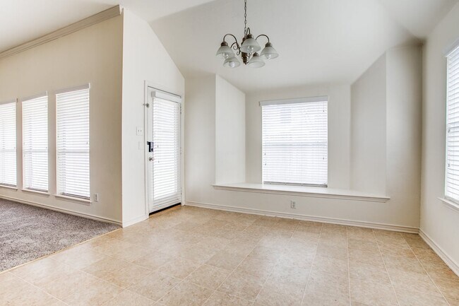 7740 Summerbrook Cir Fort Worth, TX 76137 photo 4