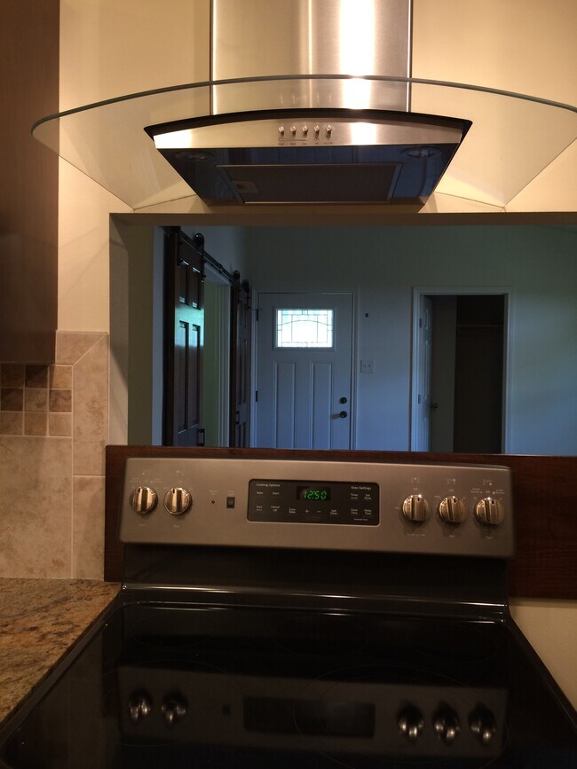 2602 Oaklawn Ave Austin, TX 78722 photo 5
