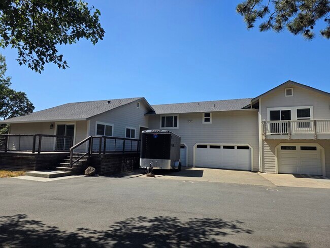 780 W Cotati Ave Cotati, CA 94931 photo 2
