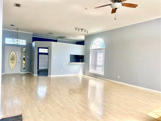 1214 Wagon Wheel Road, Garland, TX 75040 photo 3