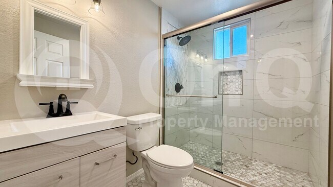 1015 E Sheridan St Phoenix, AZ 85006 photo 4