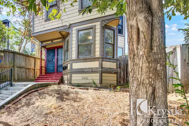 709 Carolina St Vallejo, CA 94590 photo 2