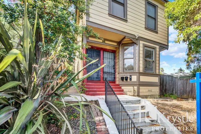 709 Carolina St Vallejo, CA 94590 photo 3