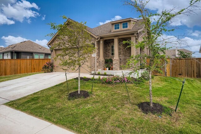 231 Spinnaker Loop Kyle, TX 78640 photo 2