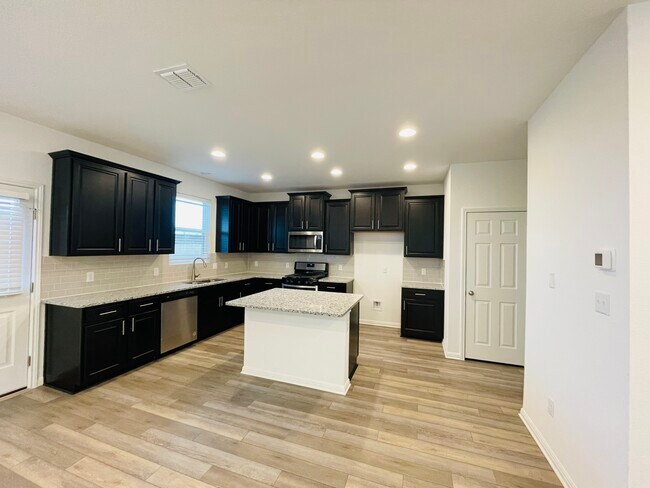 3201 College Park Dr Round Rock, TX 78664 photo 2