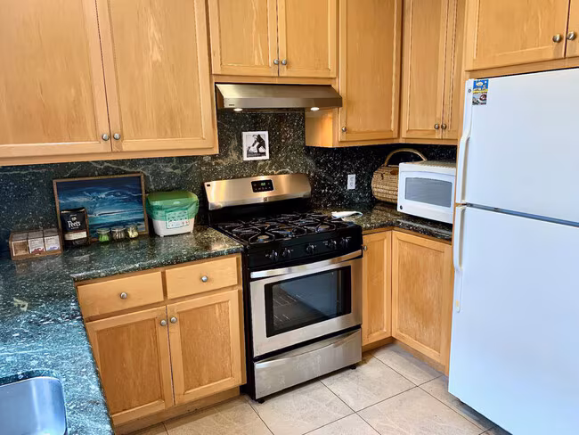 1224 Sacramento St San Francisco, CA 94108 photo 3