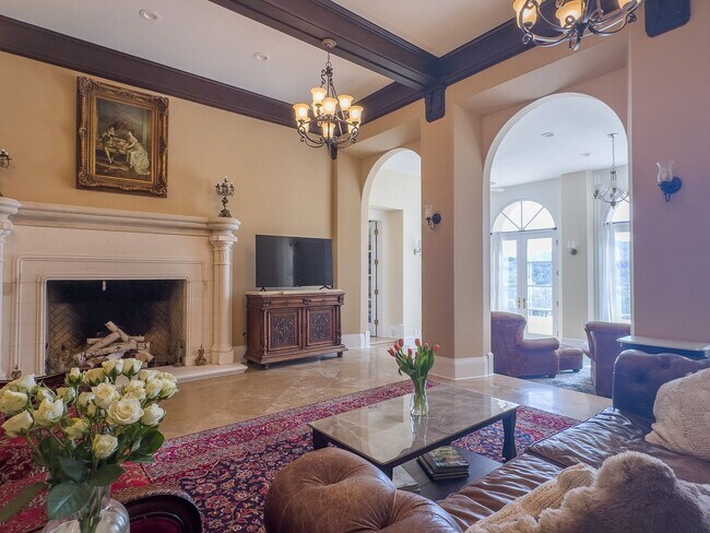 5BR/5BA Single Family House on Mount Eden Rd · Saratoga photo 5