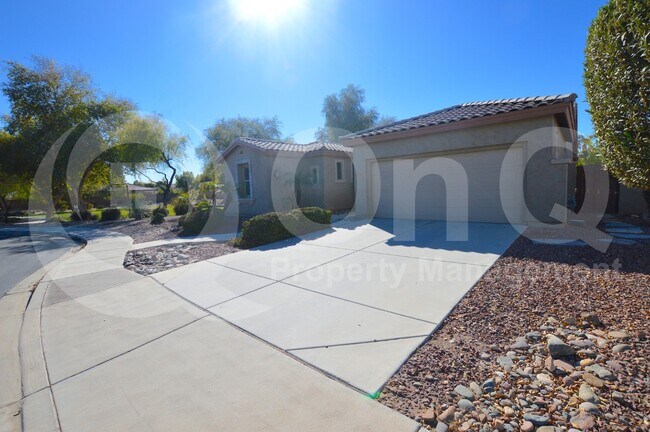 3250 South Holguin Way, Chandler, AZ 85248 photo 2