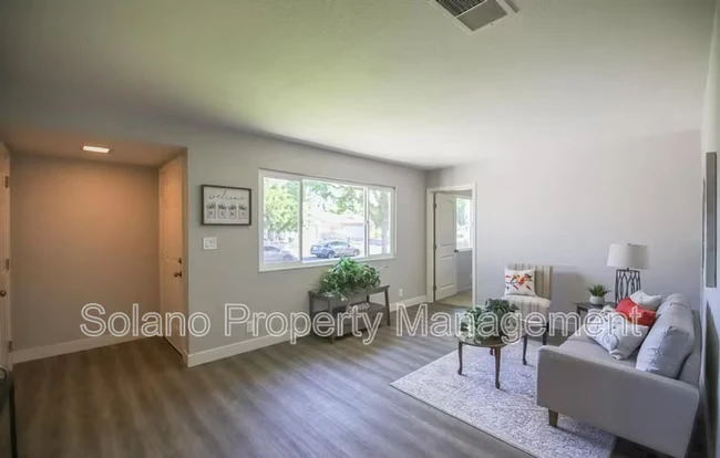 849 Finch Way Fairfield, CA 94533 photo 2