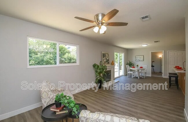 849 Finch Way Fairfield, CA 94533 photo 4