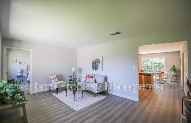 849 Finch Way Fairfield, CA 94533 photo 3
