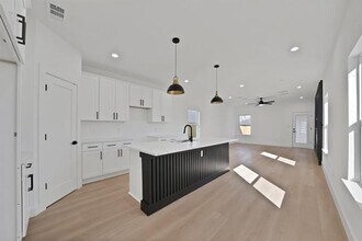 2912 Brigham Ln Dallas, TX 75215 photo 3