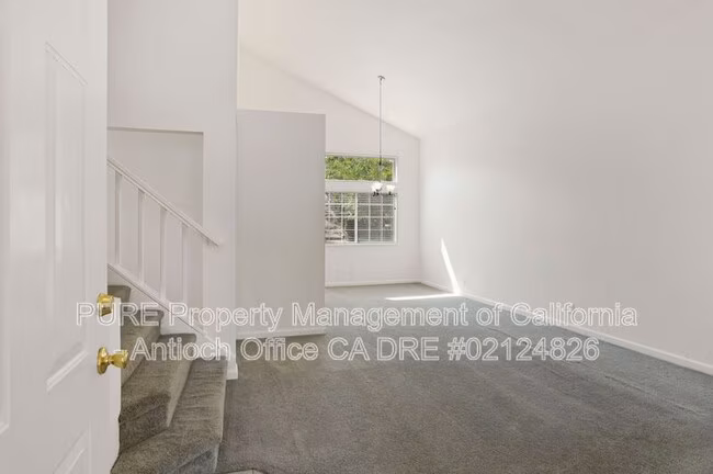 1724 Clearwood St photo 5