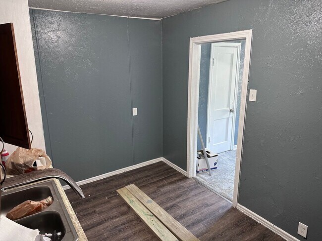 2332 Elsie Faye Heggins St Dallas, TX 75215 photo 2