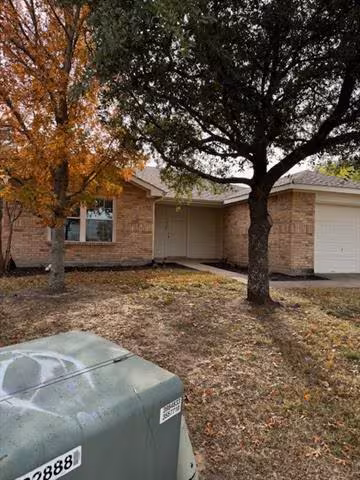 1620 Emma Dr Dallas, TX 75241 photo 2