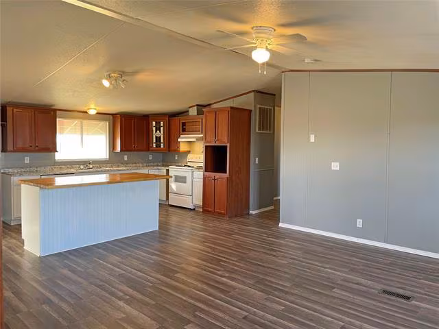9624 Clark Street, Joshua, TX 76058 photo 4