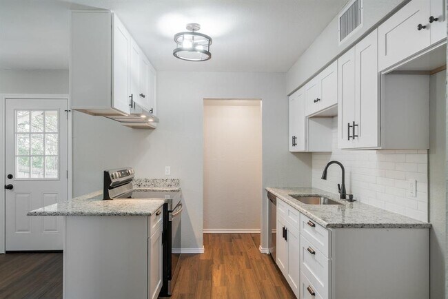3604 Biscay Dr Arlington, TX 76016 photo 5