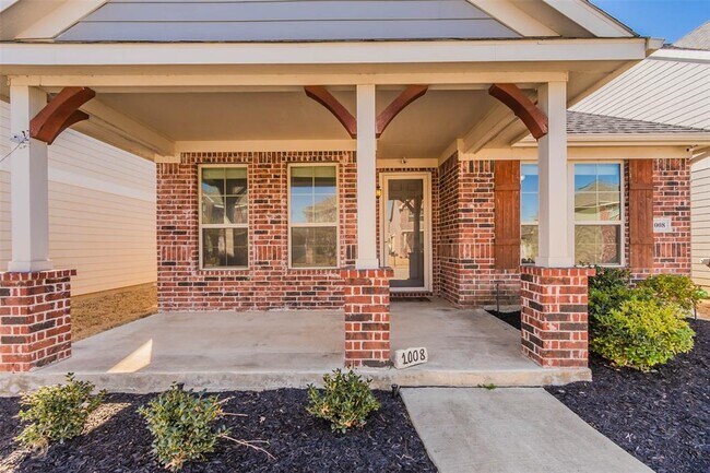 1008 Holly Anne Ln Aubrey, TX 76227 photo 3