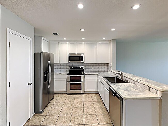 8901 King Ranch Drive, Aubrey, TX 76227 photo 3