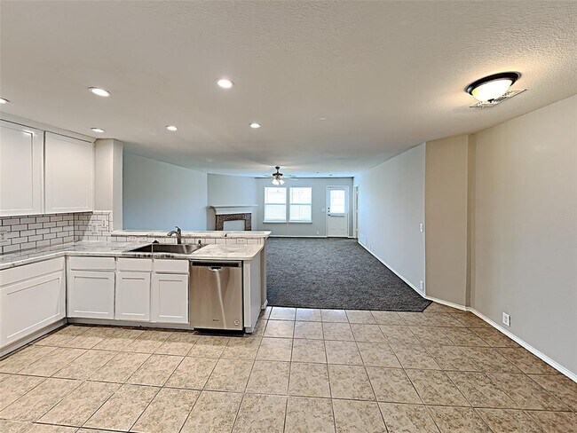8901 King Ranch Drive, Aubrey, TX 76227 photo 5
