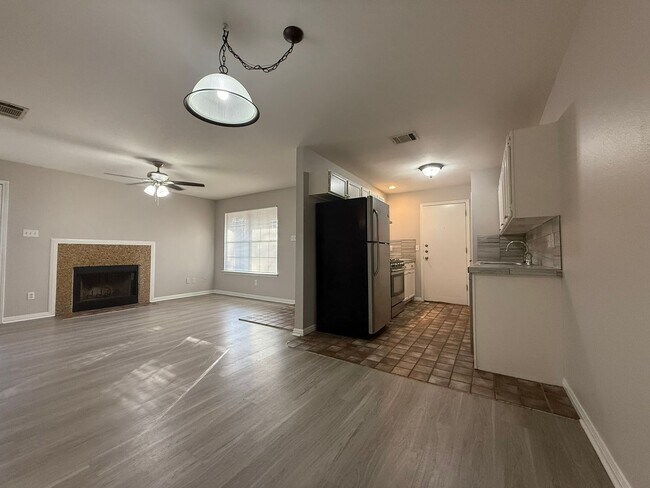 1904 Alex Ave Austin, TX 78728 photo 5