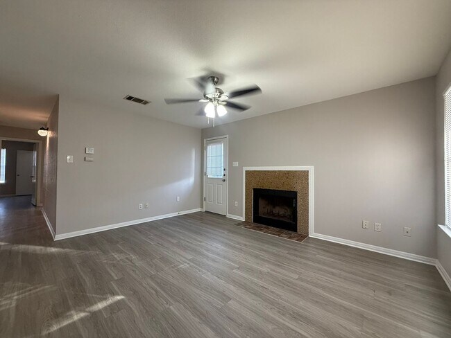 1904 Alex Ave Austin, TX 78728 photo 3