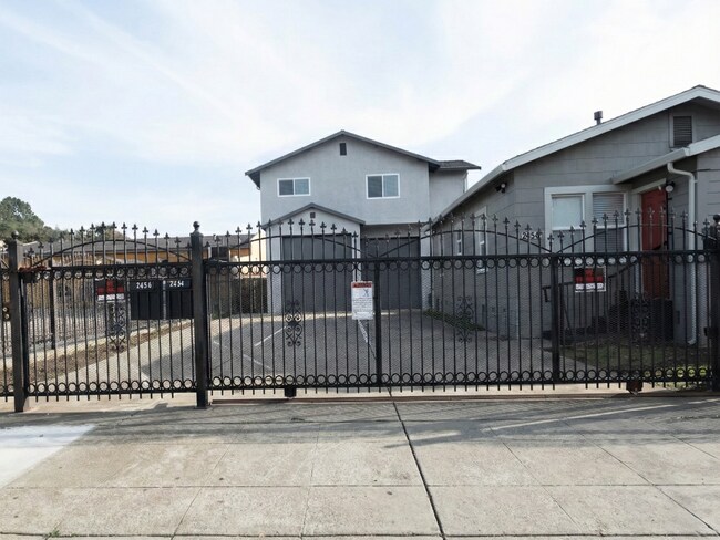 2456 88th Ave Oakland, CA 94605 photo 3