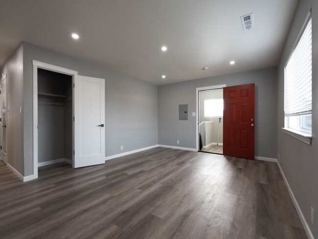 2456 88th Ave Oakland, CA 94605 photo 5