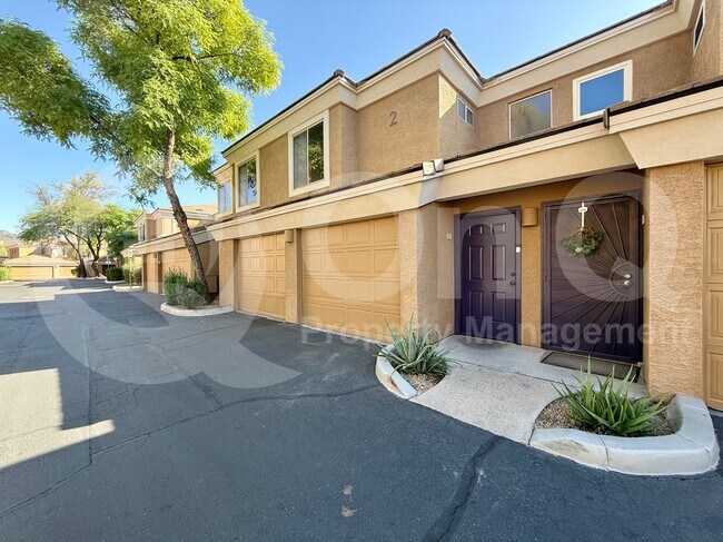 1411 E Orangewood Ave Phoenix, AZ 85020 photo 2