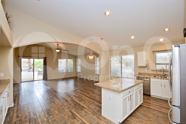 21802 Allen Ct Maricopa, AZ 85138 photo 5