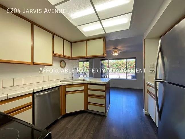 6204 Jarvis Ave Newark, CA 94560 photo 3