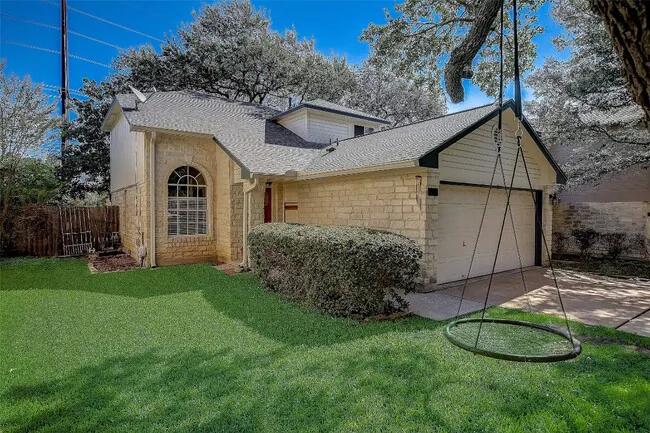 7449 Peabody Dr Austin, TX 78729 photo 3