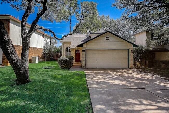 7449 Peabody Dr Austin, TX 78729 photo 2
