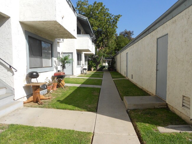 351 S Lincoln Ave photo 2