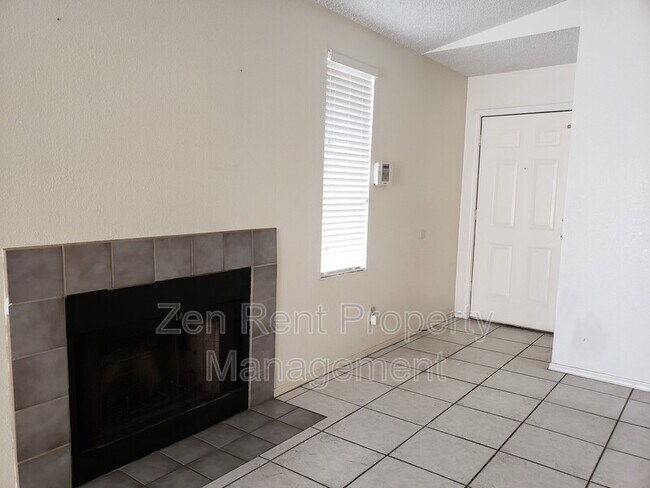 4443 N 84th Ln Phoenix, AZ 85037 photo 2