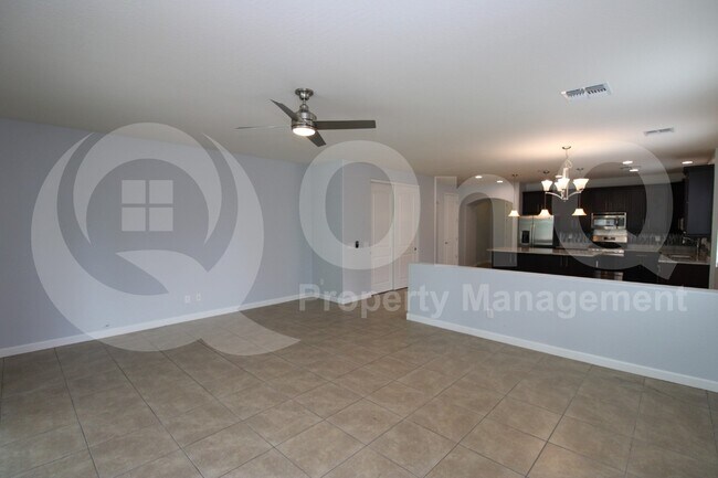 7562 W Tierra Buena Ln Peoria, AZ 85382 photo 5