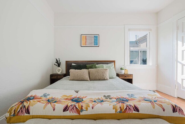 3791 Latimer Pl Oakland, CA 94609 photo 5